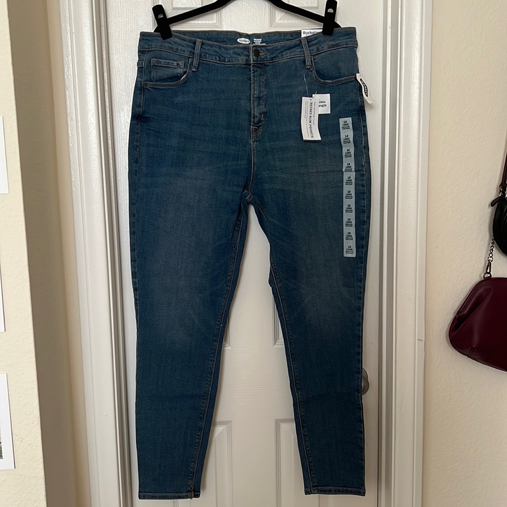 NWT Size 18 Old Navy Rockstar Super Skinny Jeans